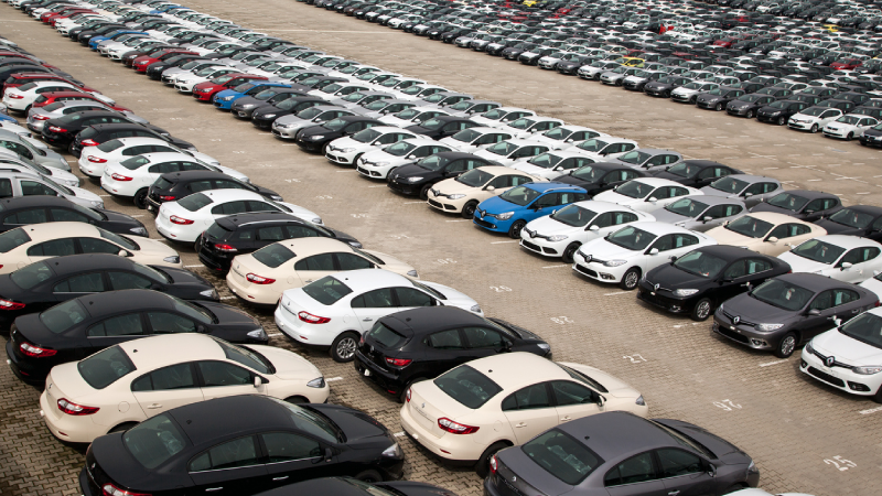 Otomobil ilanlarında dönüşüm: Genç, benzinli ve otomatik araçlar öne çıkıyor