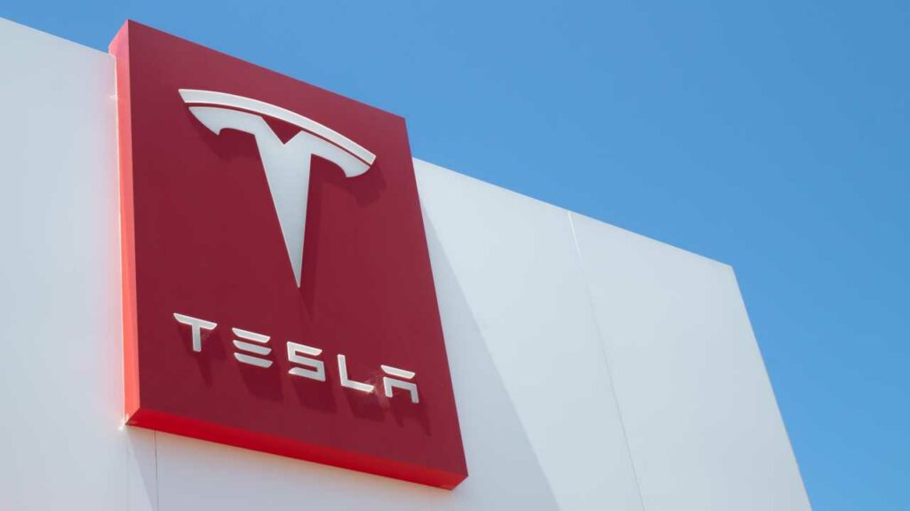 Tesla’dan “Robotaxi” hamlesi: İlk sürüşe geri sayım başladı