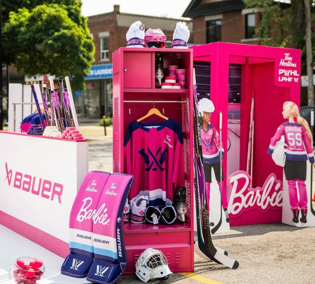 Hadi Barbie Hokey oynayalım…