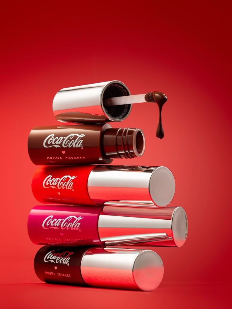 Coca-Cola Güzelliğe Göz Kırpıyor