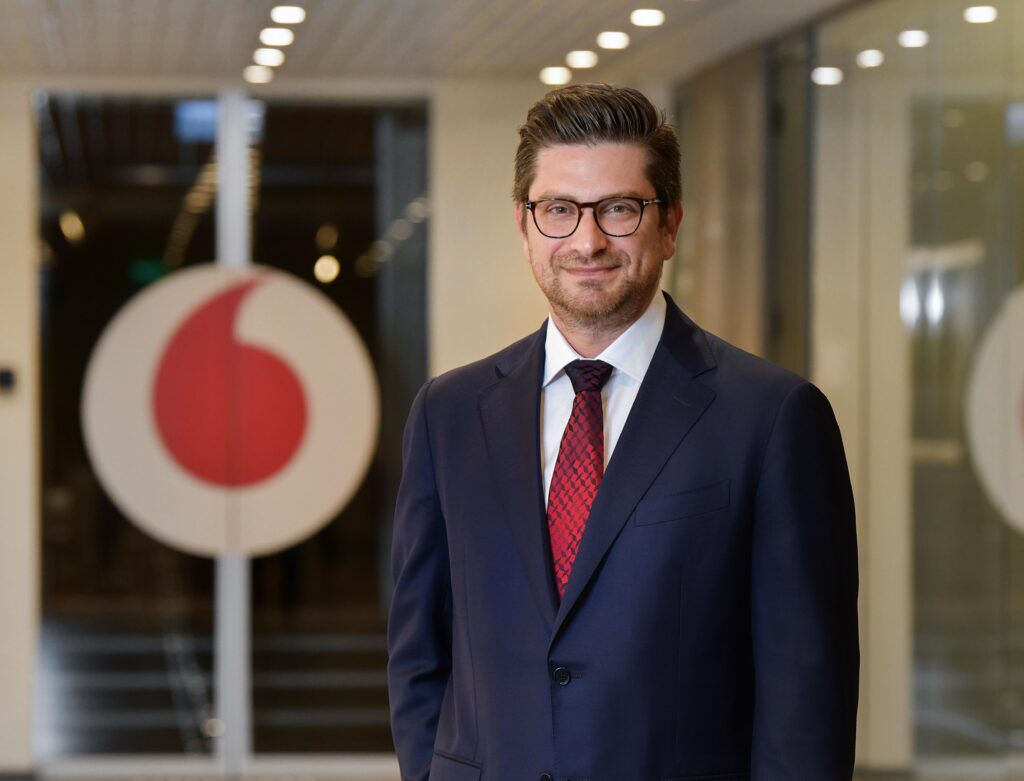 Erhan Eraydın, Vodafone Türkiye İcra Kurulu Başkan Yardımcısı Oldu